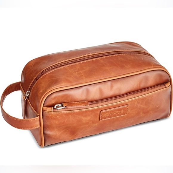 Perry Ellis Other - Perry Ellis Distressed Brown Travel Kit